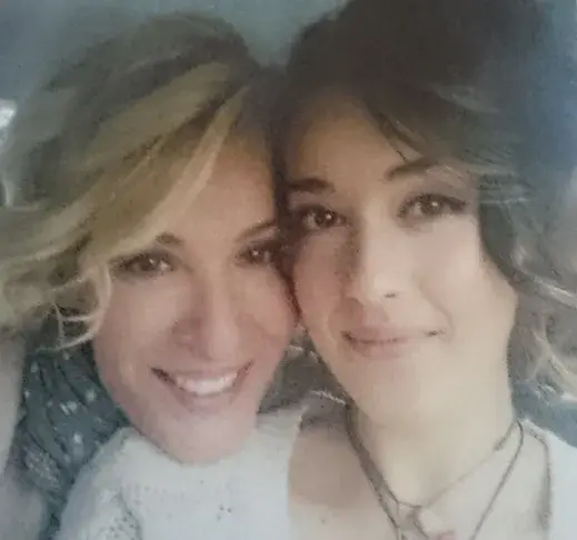 Гала закъса с нервите, след както оперираха 19-годишната Мари по спешност