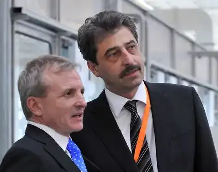 Гриша Ганчев вдига самолета на Цветан Василев (Подробности за схемата)