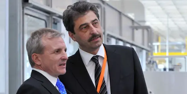 Гриша Ганчев вдига самолета на Цветан Василев (Подробности за схемата)