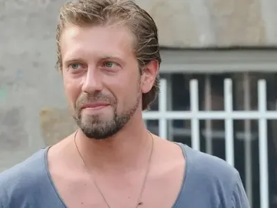 Калин Врачански изгони майка си от собствения й дом