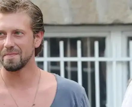 Калин Врачански изгони майка си от собствения й дом