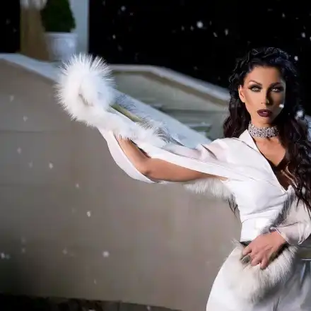 ОТВЯ ГИ! Емануела е новата певица на годината! (Резултати + гласуване)