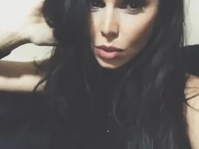 Те са вече сред нас? Не, това е Алисия! Фенове жестоко се изгавриха с певицата: От злоба се разпадаш!