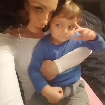 Това не е майтап, а самата истина! Милионерчето Митко Динев иска Емануела да му плаща 95 лв. издръжка за сина им (Ексклузивни подробности + малкият днес има рожден ден)