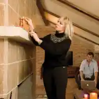 Нона Йотова и Бонев с уникален дом за  половин милион евро  в Банско, гледат звездите през стъклен покрив  (Снимки)