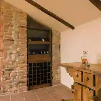 Нона Йотова и Бонев с уникален дом за  половин милион евро  в Банско, гледат звездите през стъклен покрив  (Снимки)