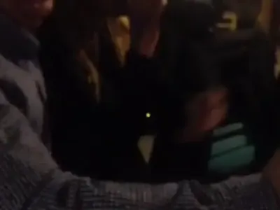 Скандално! Емилия пее на пияния Коко Динев! Бизнесменът пуши в лицето на сина си и го кара да тропа на барабанчета (Видео)