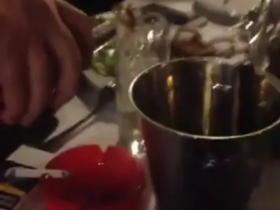 Скандално! Емилия пее на пияния Коко Динев! Бизнесменът пуши в лицето на сина си и го кара да тропа на барабанчета (Видео)