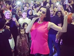 Затриха багажа на Преслава в Испания! Певицата излезе на сцена с дрехите, с които е пътувала (Подробности)