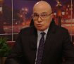 Слави Трифонов събира погледите с очила за 30 бона