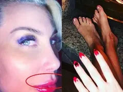 Антония, излагаш се! Миската направи много груб фал, показа криви крака (Фото)