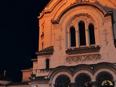 Арестуват рапъри заради гавра  с Народното събрание? Брутална сцена пред очите на полицаи!  (СКАНДАЛНО ВИДЕО + СНИМКИ)