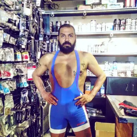 Азис имитира Борат! Борбата била голямата му страст (Фото)