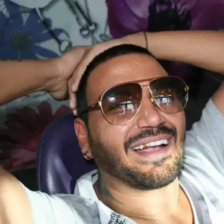 Азис се е казвал Станислав, спял в колата си, живеел у Тони Стораро, изпада в депресии + още неизвестни факти от живота му