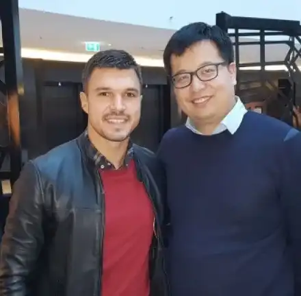 Божинов си има момчета на  повикване в Китай, гледат го като писано яйце