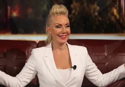 Бомба! Лепа Брена влиза в „Капките“