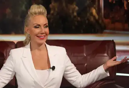 Бомба! Лепа Брена влиза в „Капките“