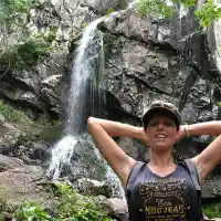 Бременната Джина направила 6-часов преход в планината! Готова е да износи още едно дете + какъв е бил режимът й