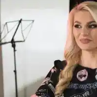 ДесиСлава с рекордни приходи от 20 бона за седмица, певицата се накъсва от участия