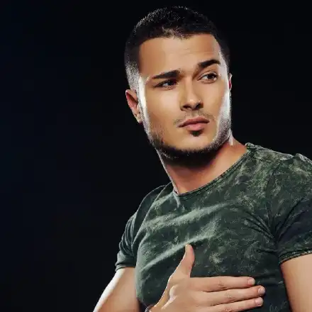 Галин си хвана кака да го отрака! Фолк идолът заби брюнетка на участие в Студентски град