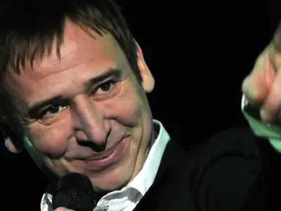 Какво се случва с Виктор Калев? Когато не е в роля, комикът е доста вял и скучен! (Причините ТУК)