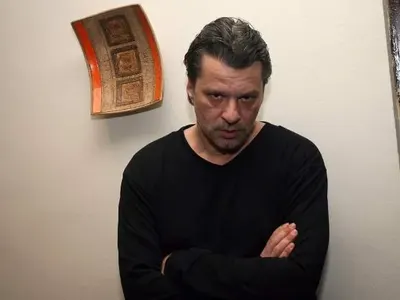 Куката пропадна след Под прикритие, профука парите и се пропи