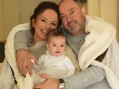 Лили Иванова приспива бебето на Вики от „Мастило“