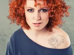 Люси Дяковска спи без дрехи и не се срамува да показва тялото си