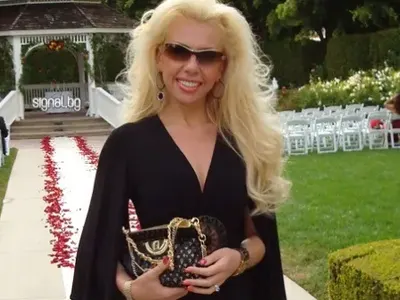 Луна разкрива ВИП любовниците си! Разказва и за милионерите, които са я спонсорирали