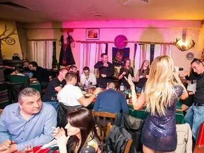 Малина настърви студенти, показа им се дибидюс (Снимки)