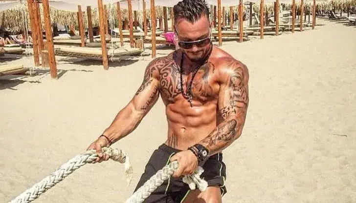 Митака от София ден и нощ щял да вдига сватба с мъж, имал интимни отношения и с Ники Китаеца на Азис (Още за тъмната страна от живота на мачото + Снимки))