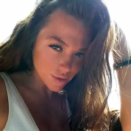 Млад милионер глези Бориса на Малдивите, моделката най-сетне влюбена