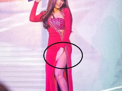 Моден гаф! Неподходяща рокля засрами Алисия на участие (ФОТО)