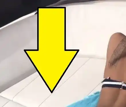 Моника, защо ни показа тази шокираща гледка? Валериева изтипоса дупе със странни белези в мрежата (ВИЖТЕ го отлблизо ТУК)