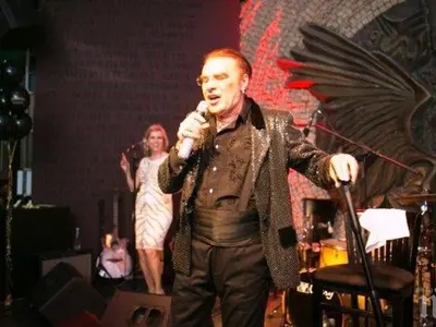 Родните звезди лапнаха луди хонорари покрай изборите! Васко Кеца чупи рекорди, Ивана кашира 150 бона (Вижте още кой и по колко)