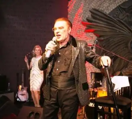 Родните звезди лапнаха луди хонорари покрай изборите! Васко Кеца чупи рекорди, Ивана кашира 150 бона (Вижте още кой и по колко)