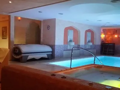 Сензация! Братовчедка на Роман Абрамович изсипа милиони в Мистър България и топ-модел Мирослав Йончев! Ексклузивни разкрития ТУК