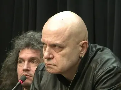 Скандалът със Слави – цирк заради рейтинг? (Вижте космическата сума, която Дългия взима от Би Ти Ви)