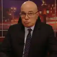 Слави Трифонов събира погледите с очила за 30 бона