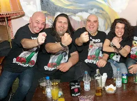 След 8 години: Изхвърлиха Фънки от „Черно фередже”