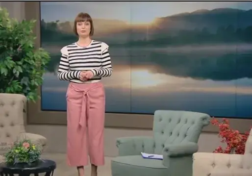 Стилисти се гаврят с Векилска, редовно обличат водещата като папагал