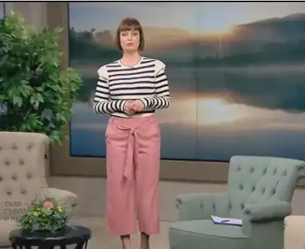 Стилисти се гаврят с Векилска, редовно обличат водещата като папагал