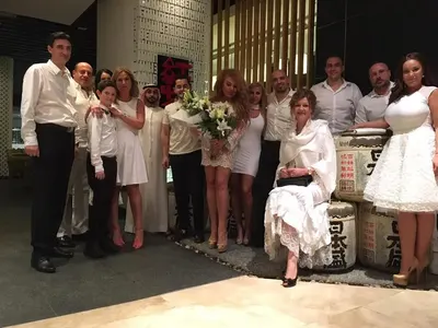 Ваня Червенкова чукна 50 в Дубай (Вижте МНОГО СНИМКИ от уникалното парти)