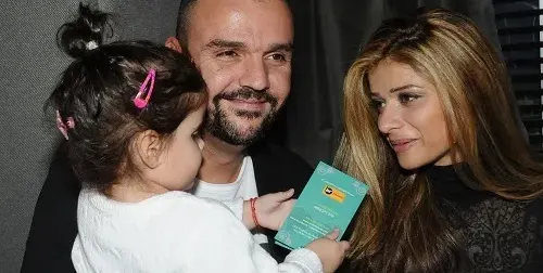 Вече живее като същински благородник! Графа се нанесе в палат за 1 милион! Нае си градинар и две прислужници (Подробности)