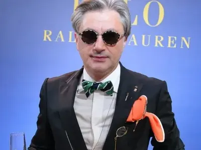 Зависим! Денди, пиян и залян, профука златен часовник за над 30 000 лв. на покер! Разигра и загуби и над 1000 лева на карти