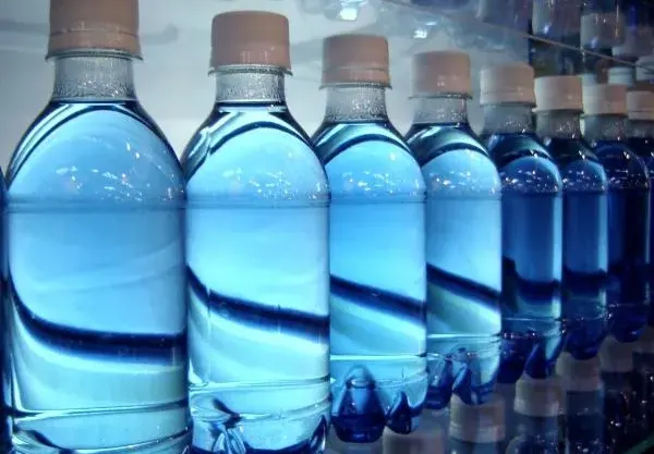8 марки минерална вода ни отровят при честа употреба!