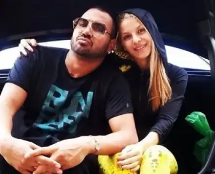 ДесиСлава обърна глобуса наопаки: Милано е столицата на Италия