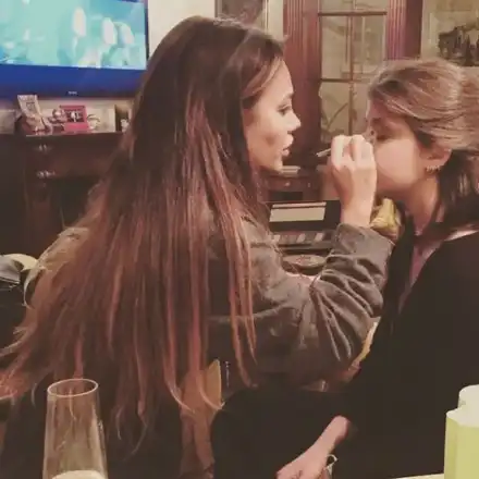 Есмер заработва като гримьорка, Благо и спря кранчето и гуляе по кръчмите