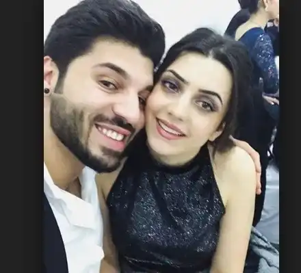 Фики пази Гюлджан за първата брачна нощ (Момичето не било бременно, дори още било „невинно“)