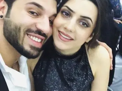 Фики пропуши от нерви преди сватбата, избират рокля на Гюлджан (Снимки)